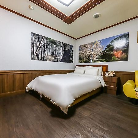 Pine Motel Boryeong Esterno foto