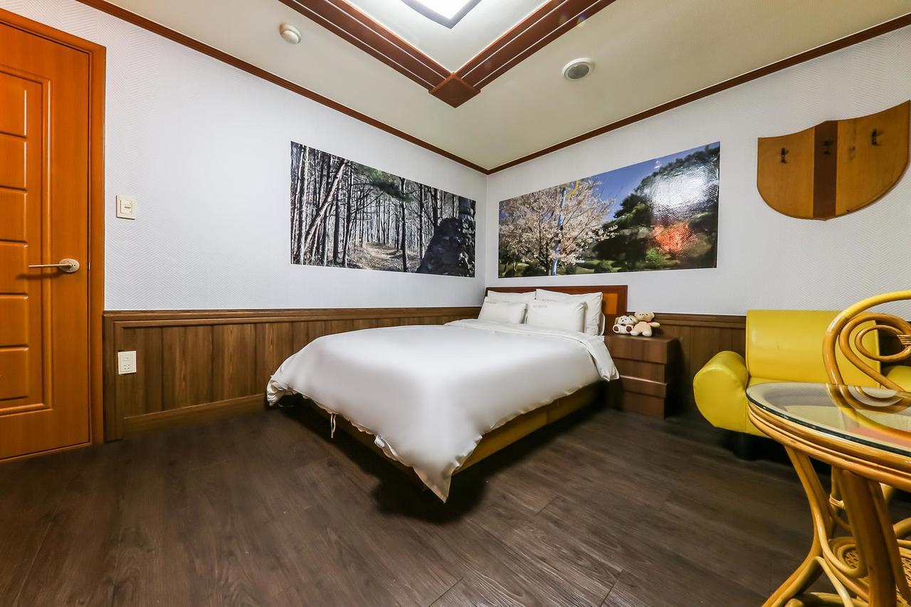 Pine Motel Boryeong Esterno foto