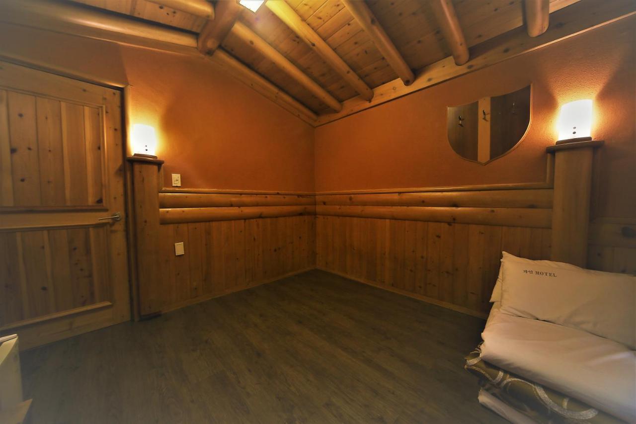 Pine Motel Boryeong Esterno foto