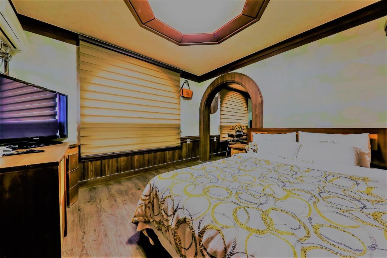 Pine Motel Boryeong Esterno foto