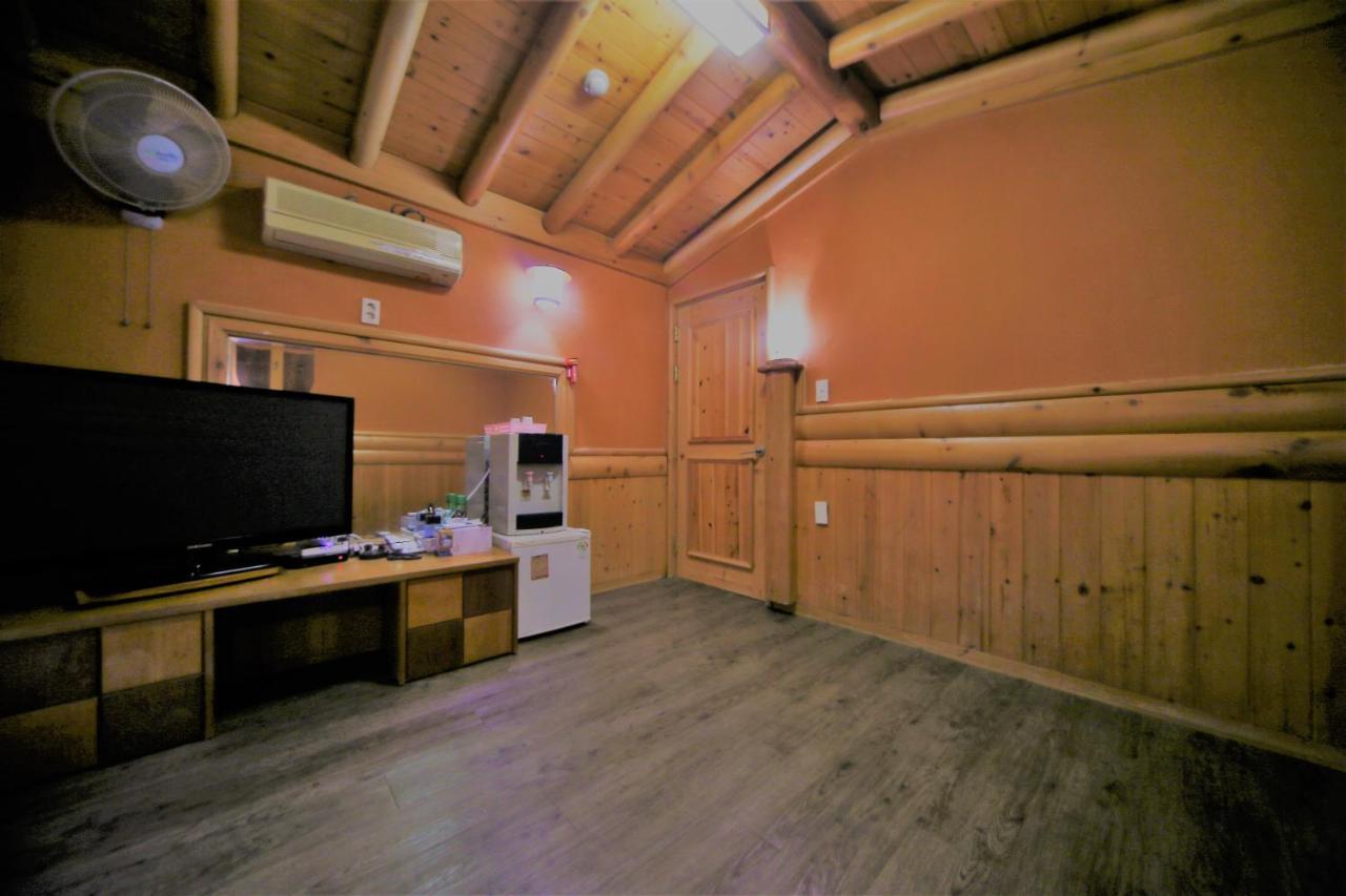 Pine Motel Boryeong Esterno foto